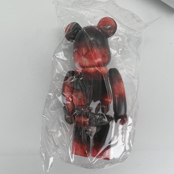 Bearbrick Series 44 Stranger Things Set of 2 Variant Chase Netflix Medicom Toys - Picture 8 of 8